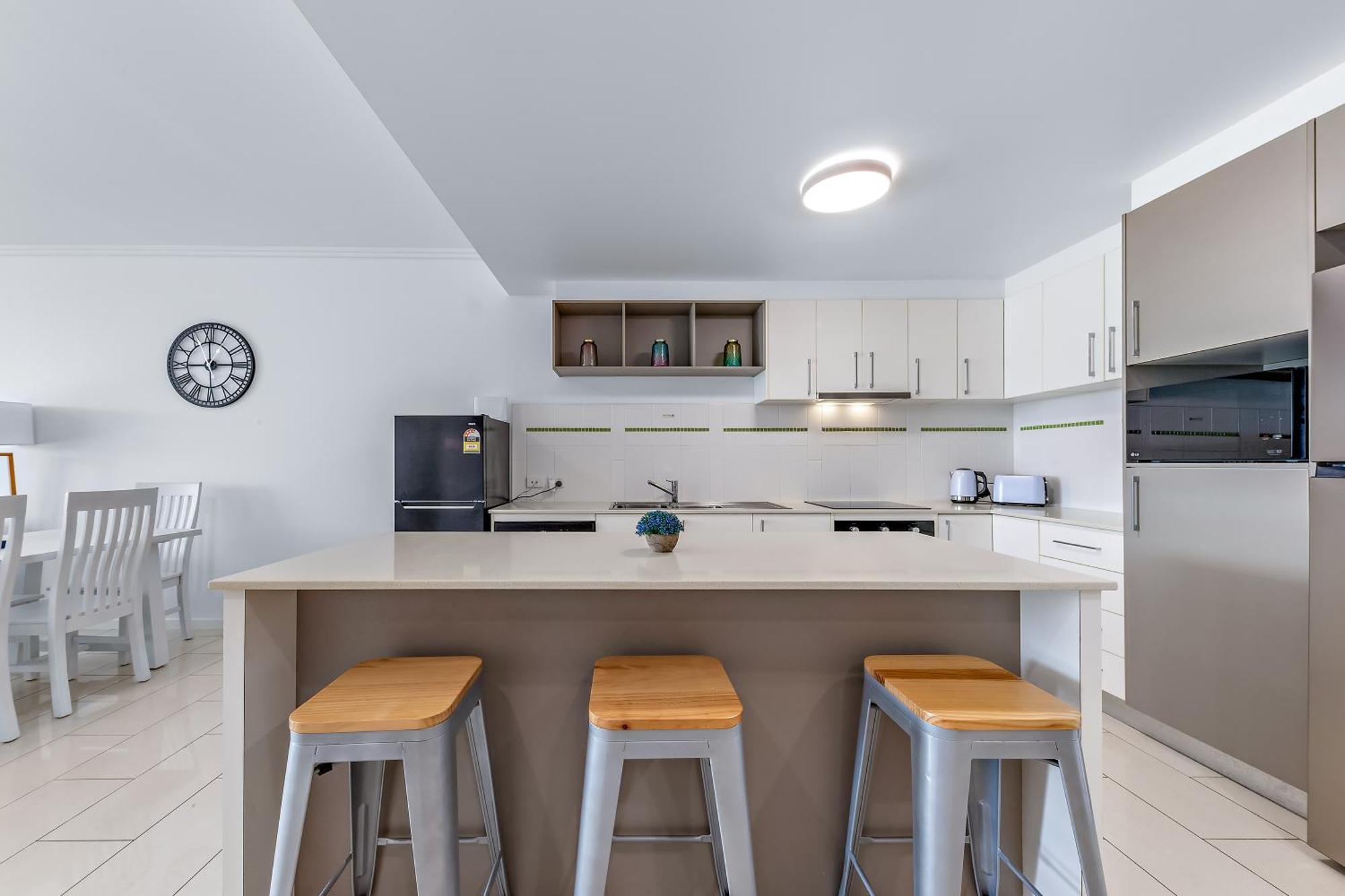 Airlie Summit Apartments Ерлі-Біч Екстер'єр фото